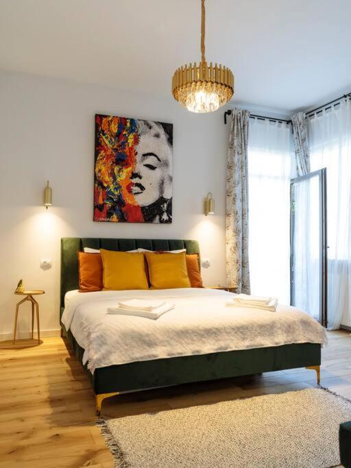 Le Bijou De Marilyn Apartment Bucureşti Ngoại thất bức ảnh